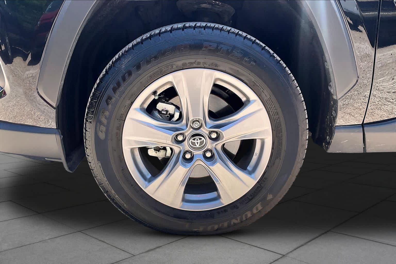 Used 2025 Toyota RAV4 XLE w/ Convenience Package FWD image 11