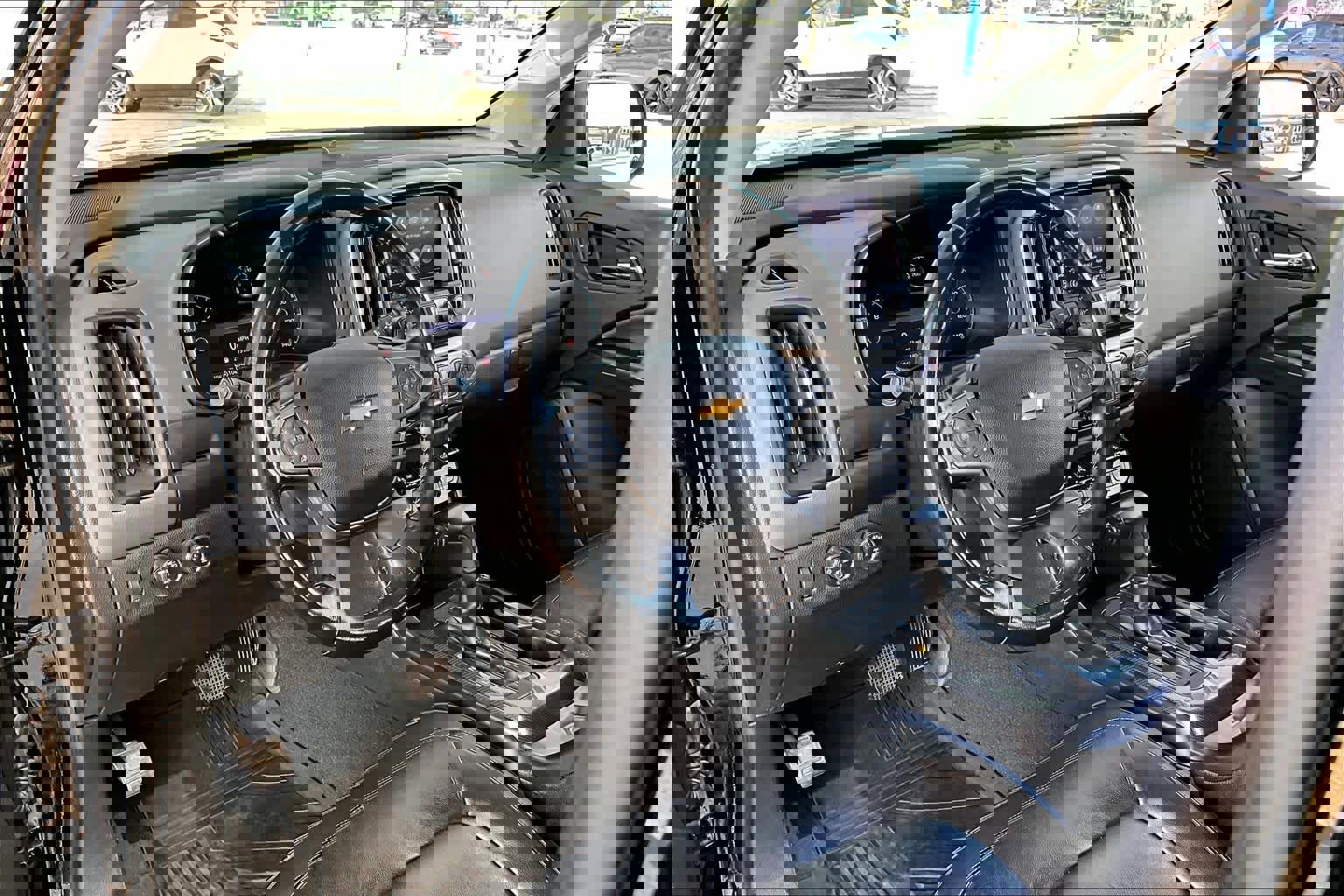 Used 2021 Chevrolet Colorado Z71 w/ Z71 Midnight Edition image 17