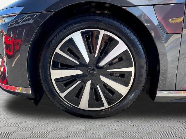 Used 2023 Lucid Air Touring AWD/4WD image 31