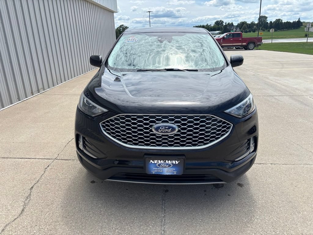 Used 2024 Ford Edge SEL w/ Convenience Package AWD/4WD image 2