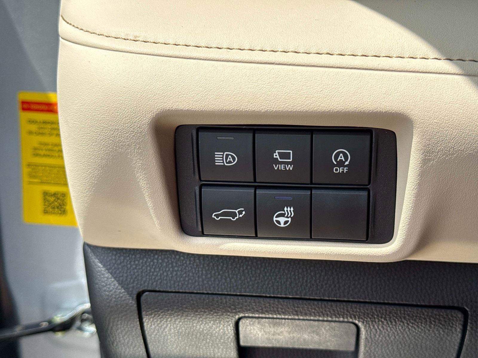 Used 2024 Toyota Highlander Platinum FWD image 33