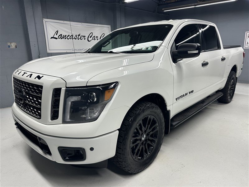 Used 2018 Nissan Titan SV w/ SV Convenience Package AWD/4WD image 1
