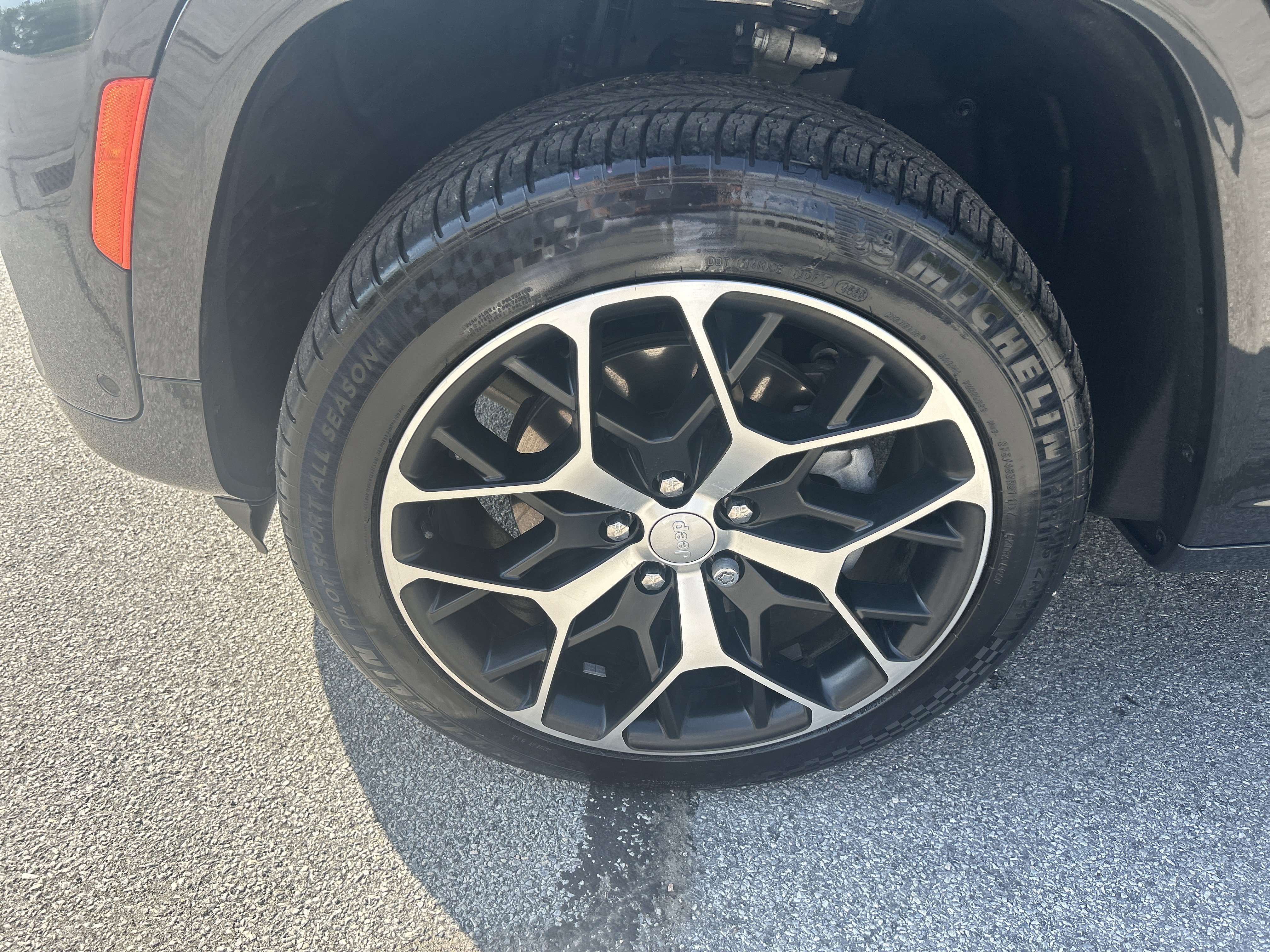 Certified 2023 Jeep Grand Cherokee Summit AWD/4WD image 8