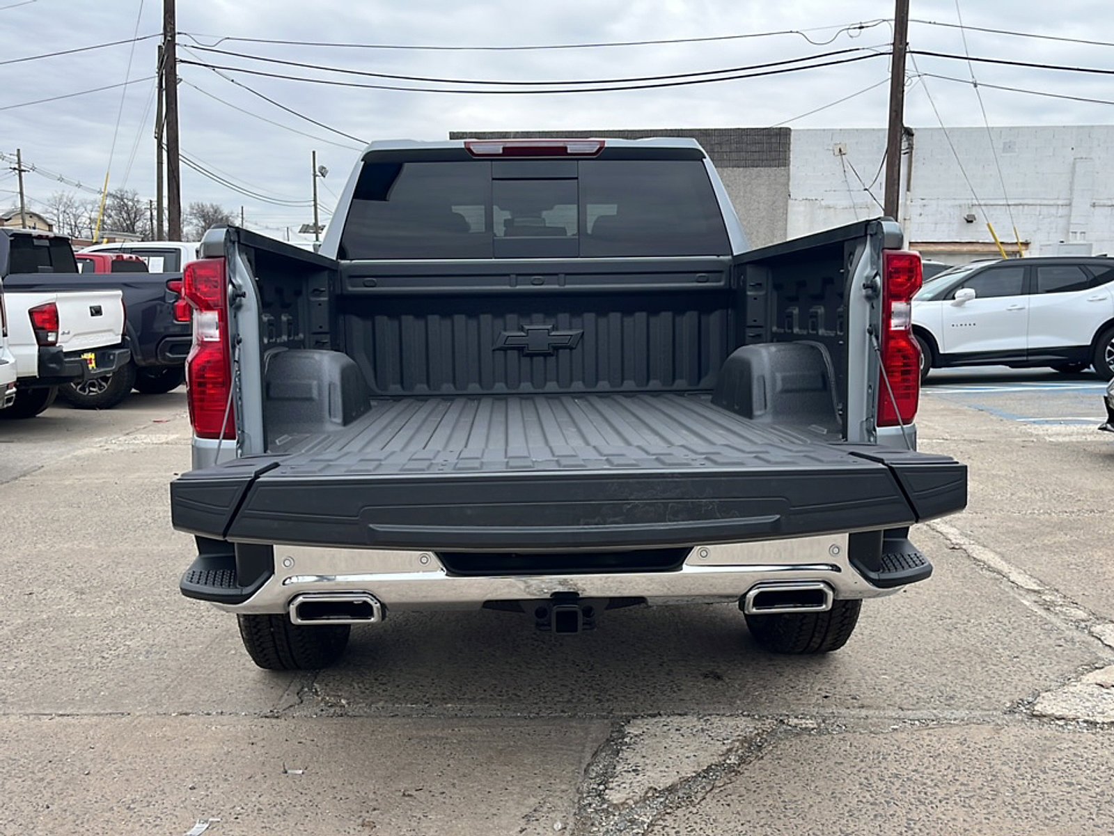 New 2026 Chevrolet Silverado 1500 LT w/ Z71 Off-Road Package AWD/4WD image 11