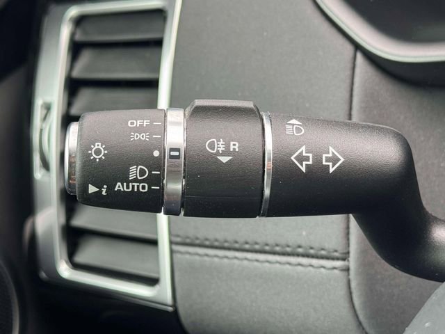 Used 2020 Land Rover Discovery HSE image 23