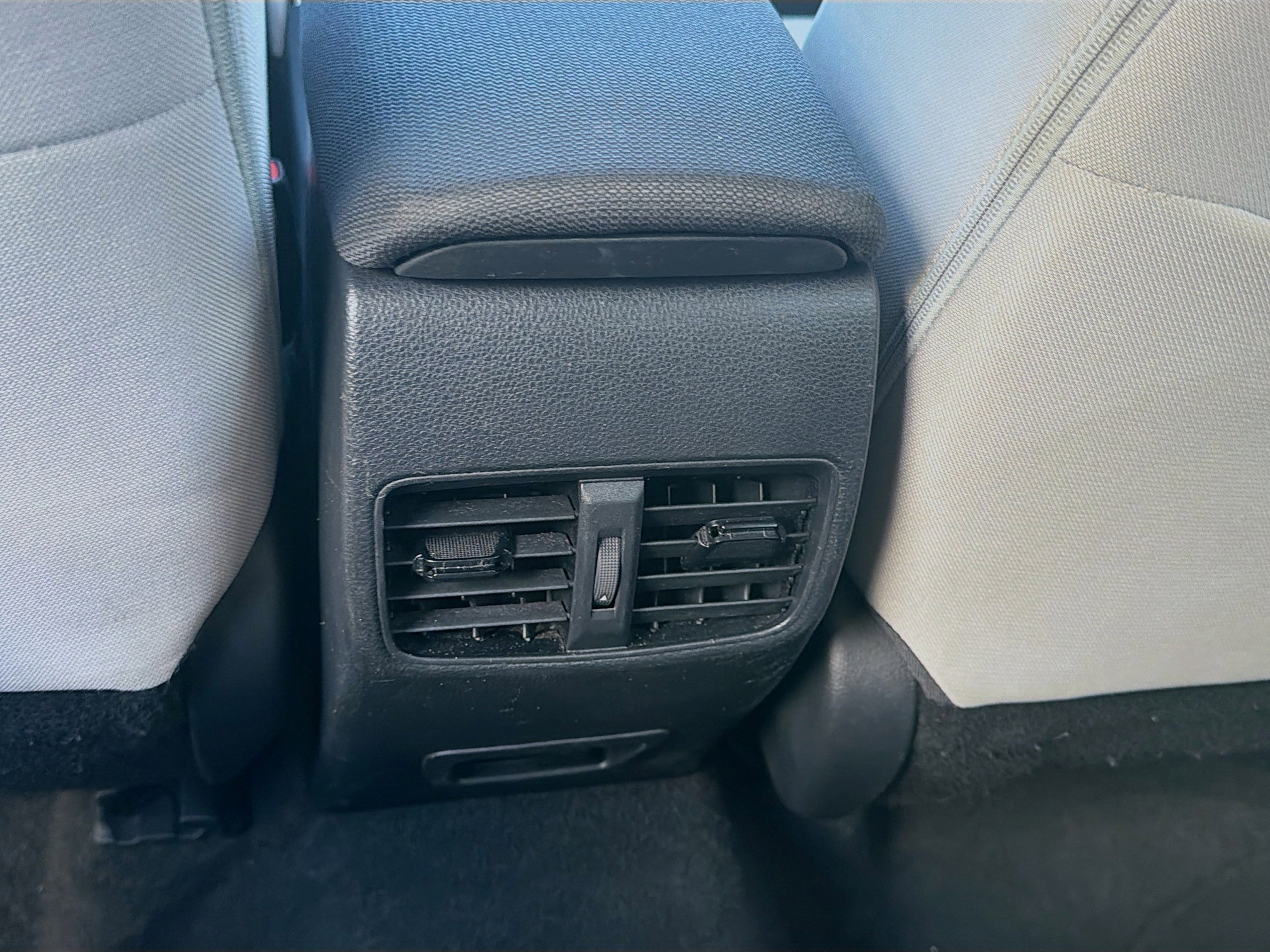 Used 2022 Toyota Corolla Cross LE AWD/4WD image 22