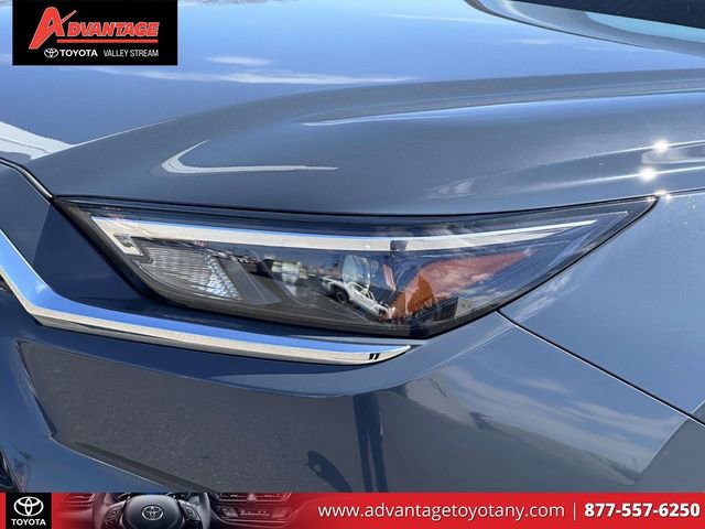 Used 2024 Toyota Grand Highlander XLE AWD/4WD image 12