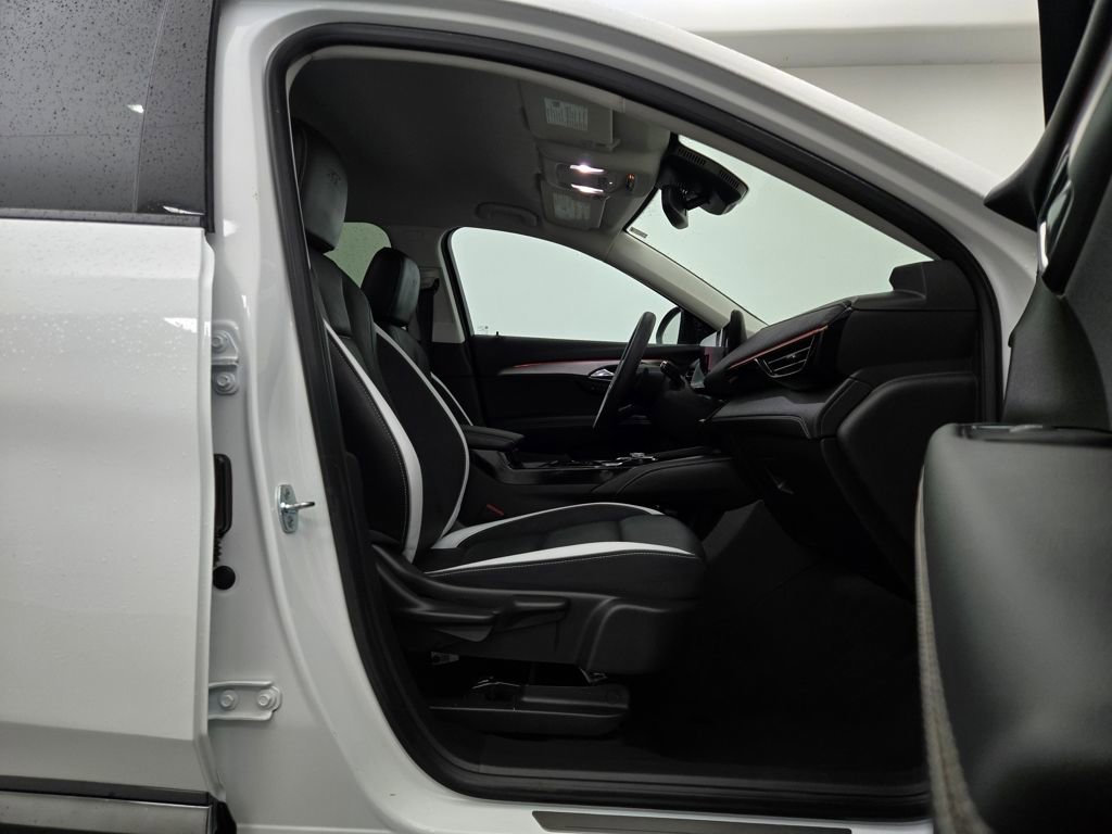 Used 2025 Buick Envision Sport Touring image 32
