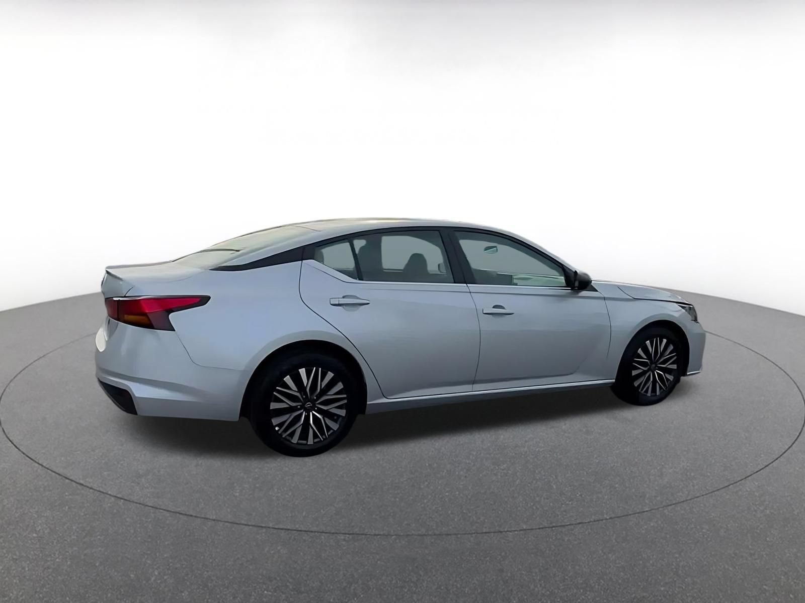 Used 2026 Nissan Altima 2.5 SV FWD image 12