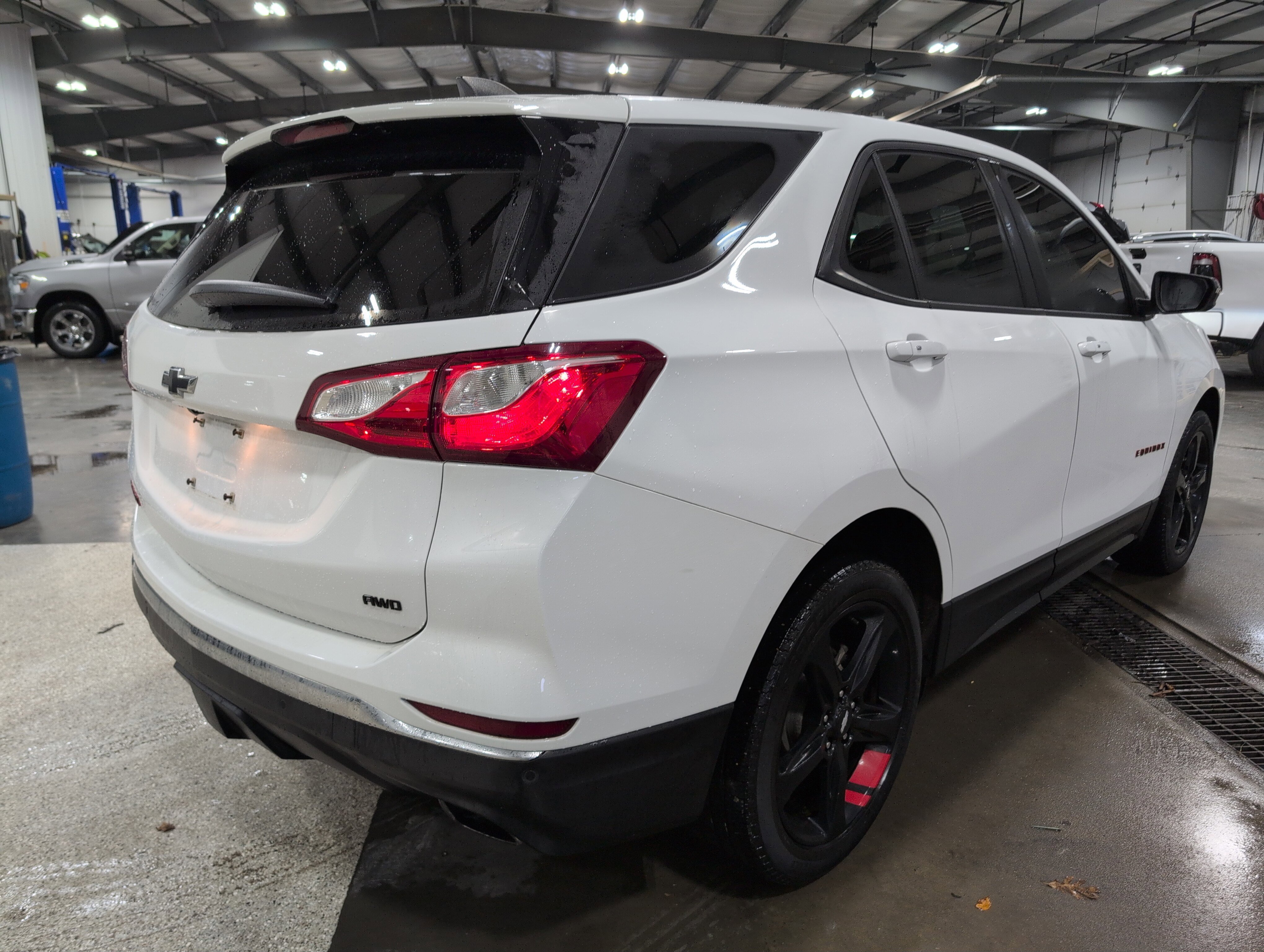 Used 2019 Chevrolet Equinox LT image 2