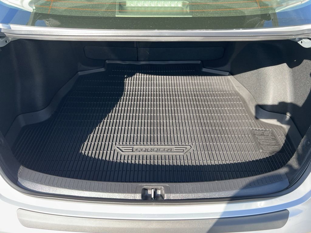 Used 2023 Toyota Corolla LE image 11