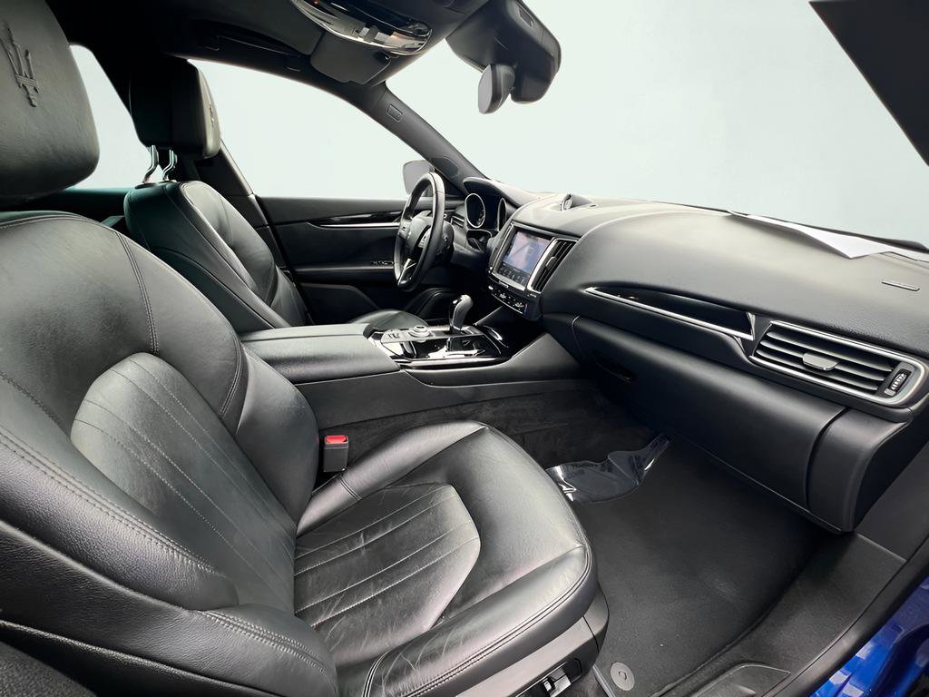 Used 2017 Maserati Levante image 28