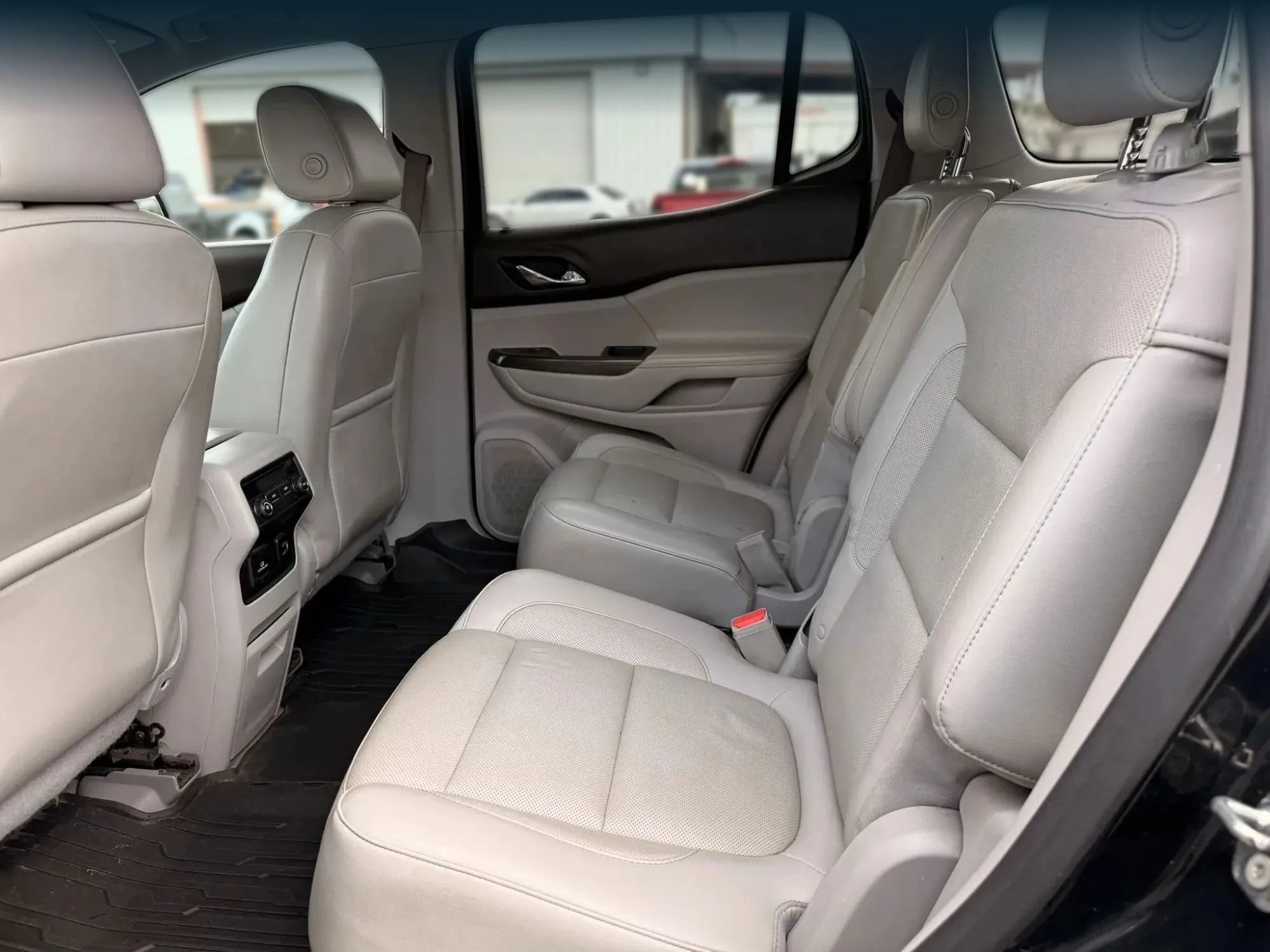 Used 2017 GMC Acadia SLT w/ LPO, Black Accent Package FWD image 20