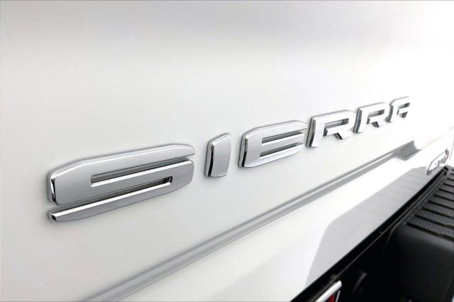 Used 2022 GMC Sierra 2500 AT4 image 31