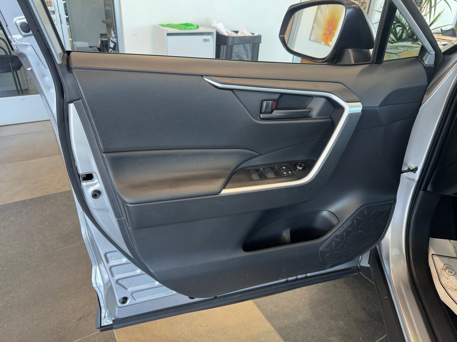 Certified 2025 Toyota RAV4 LE image 13