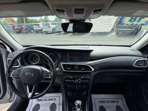 Used 2018 INFINITI QX30 FWD image 9