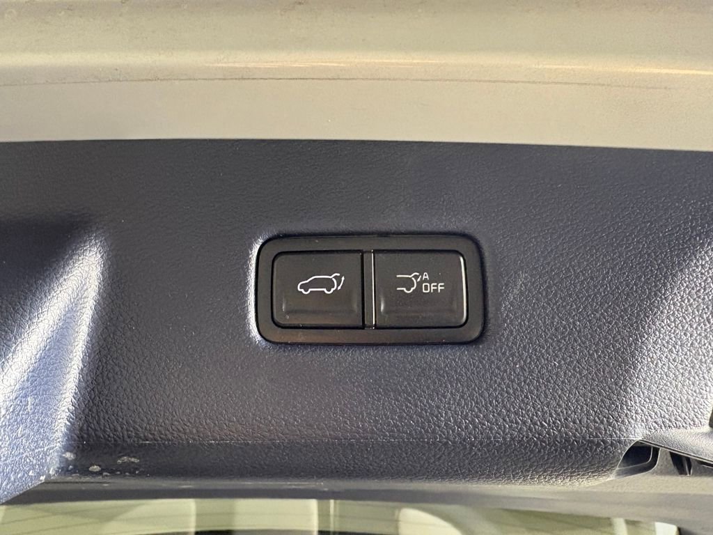 Used 2025 Kia Carnival SX image 33