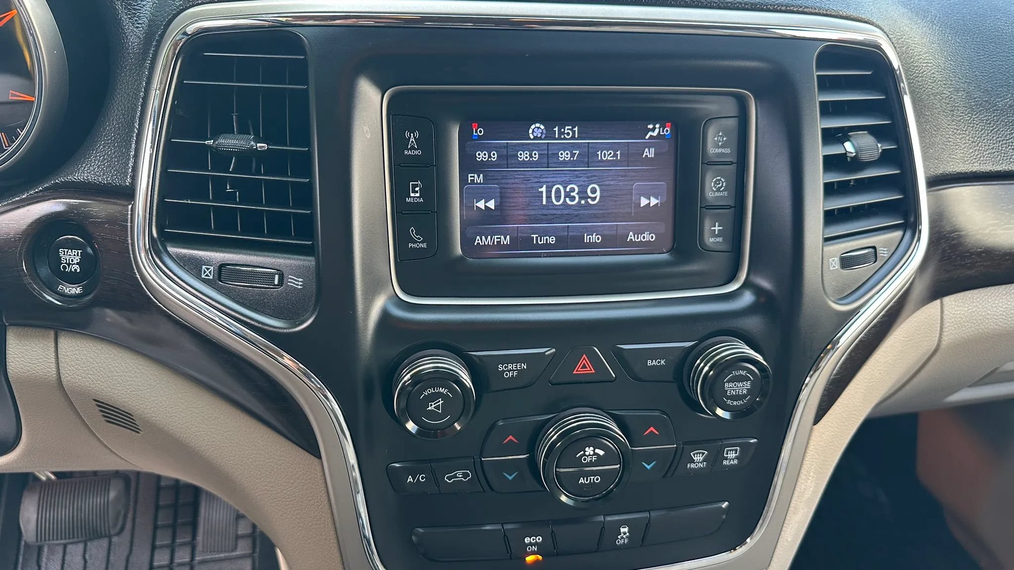 Used 2014 Jeep Grand Cherokee Laredo AWD/4WD image 20