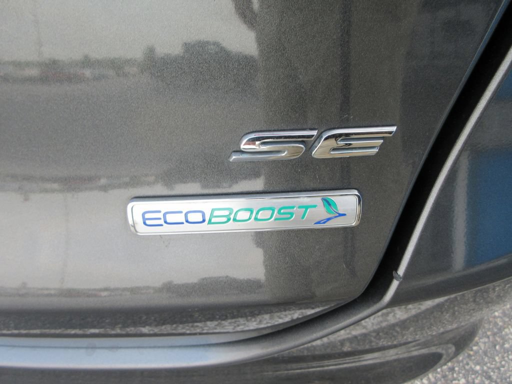 Used 2015 Ford Fusion SE w/ Equipment Group 202A FWD image 10