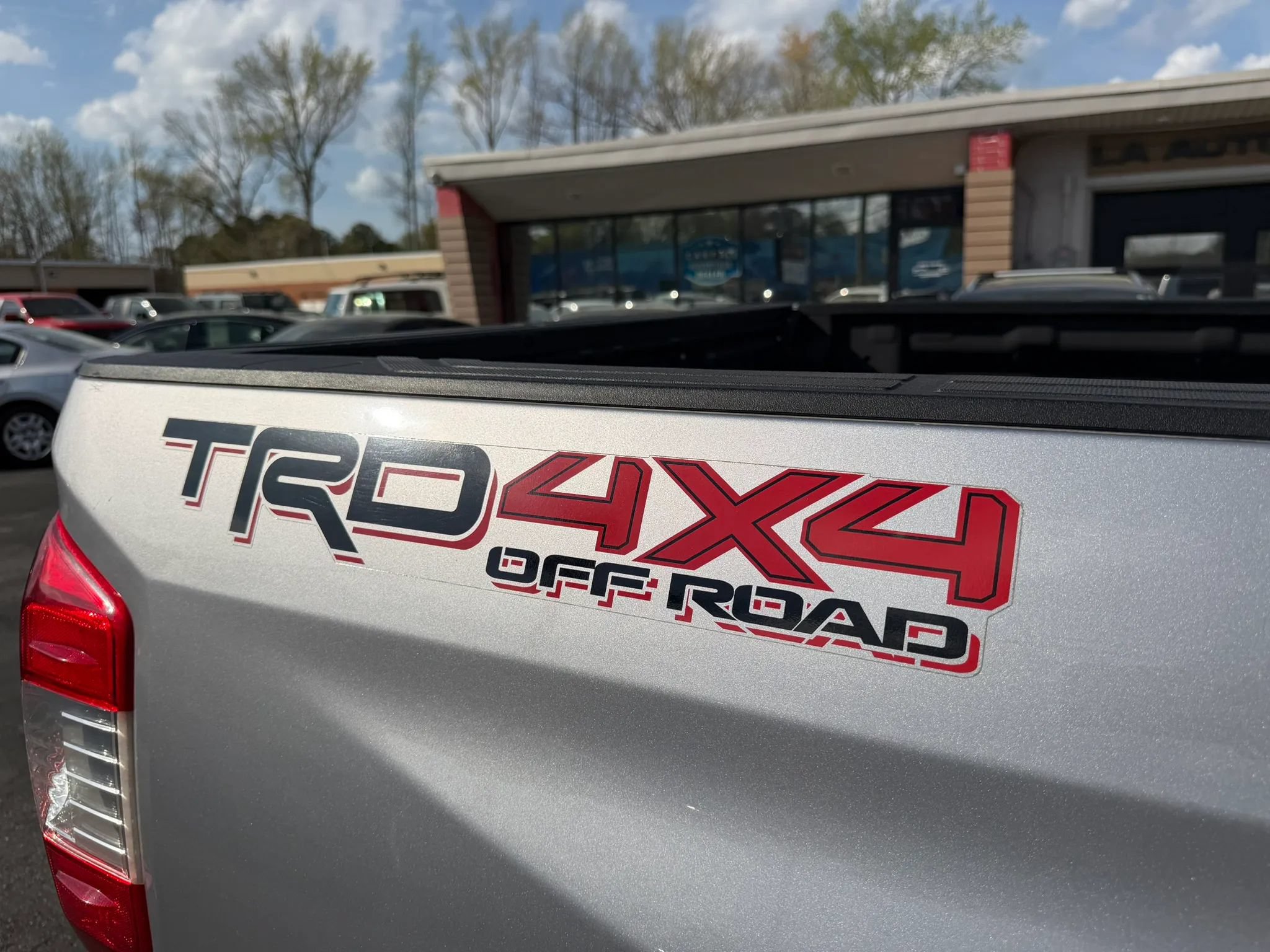 Used 2016 Toyota Tundra SR5 w/ TRD Off Road Package AWD/4WD image 11