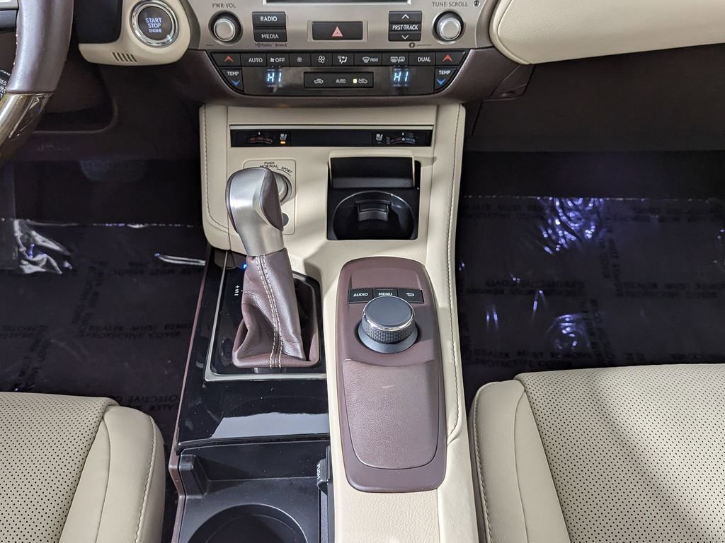 Used 2017 Lexus ES 350 w/ Premium Package image 36