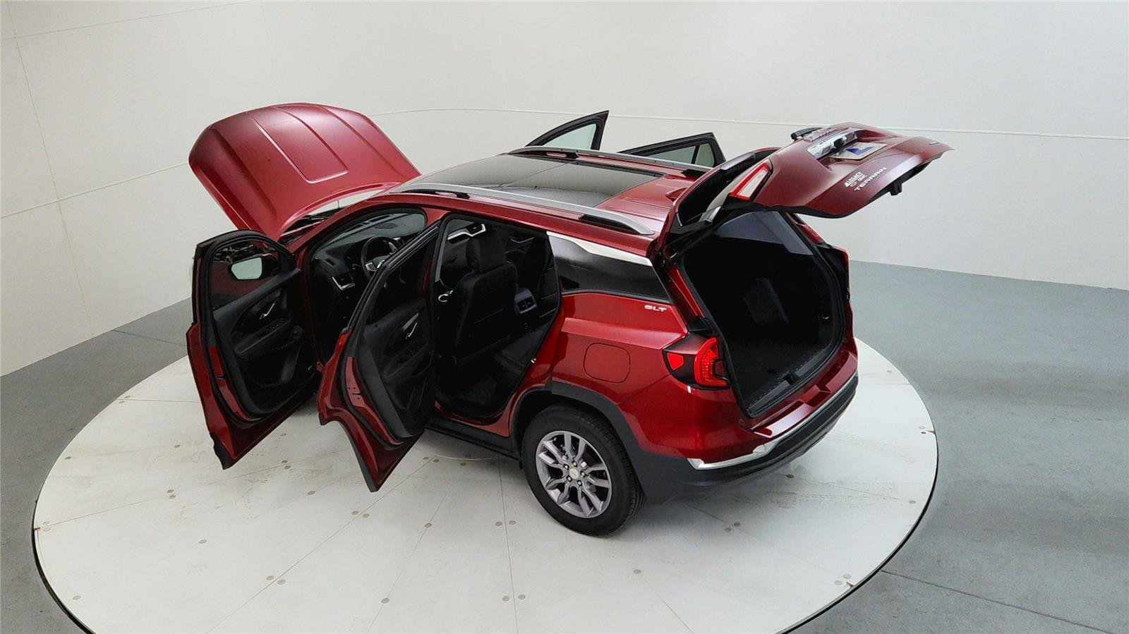 Used 2024 GMC Terrain SLT w/ Infotainment Package II image 19