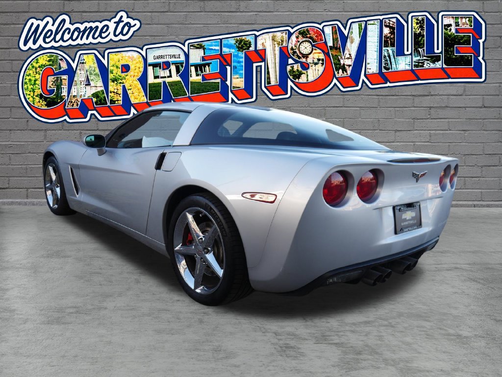 Used 2011 Chevrolet Corvette Coupe w/ Preferred Equipment Group RWD image 6