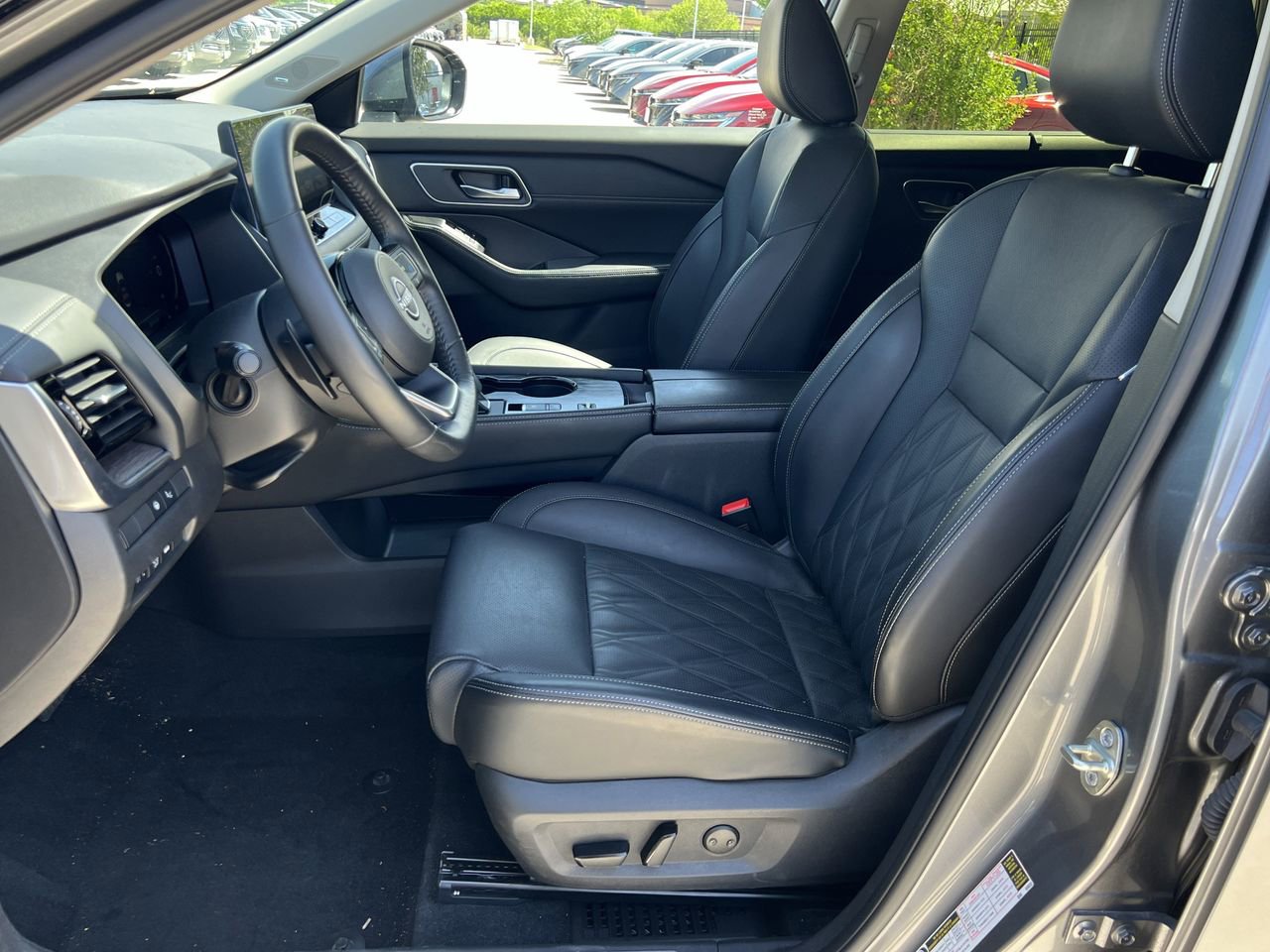 Certified 2024 Nissan Rogue Platinum w/ Platinum Premium Package image 11