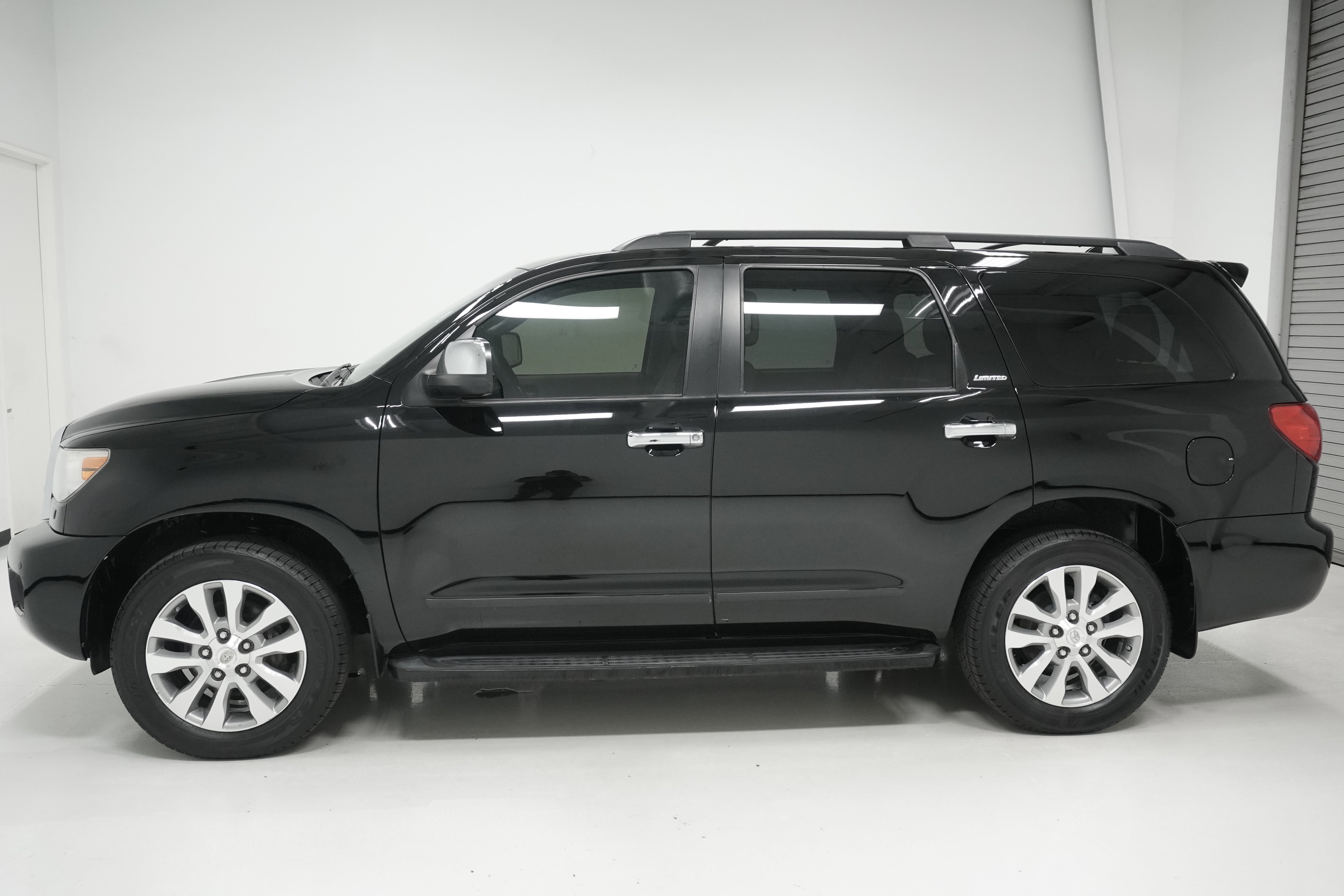 Used 2014 Toyota Sequoia Limited RWD image 4