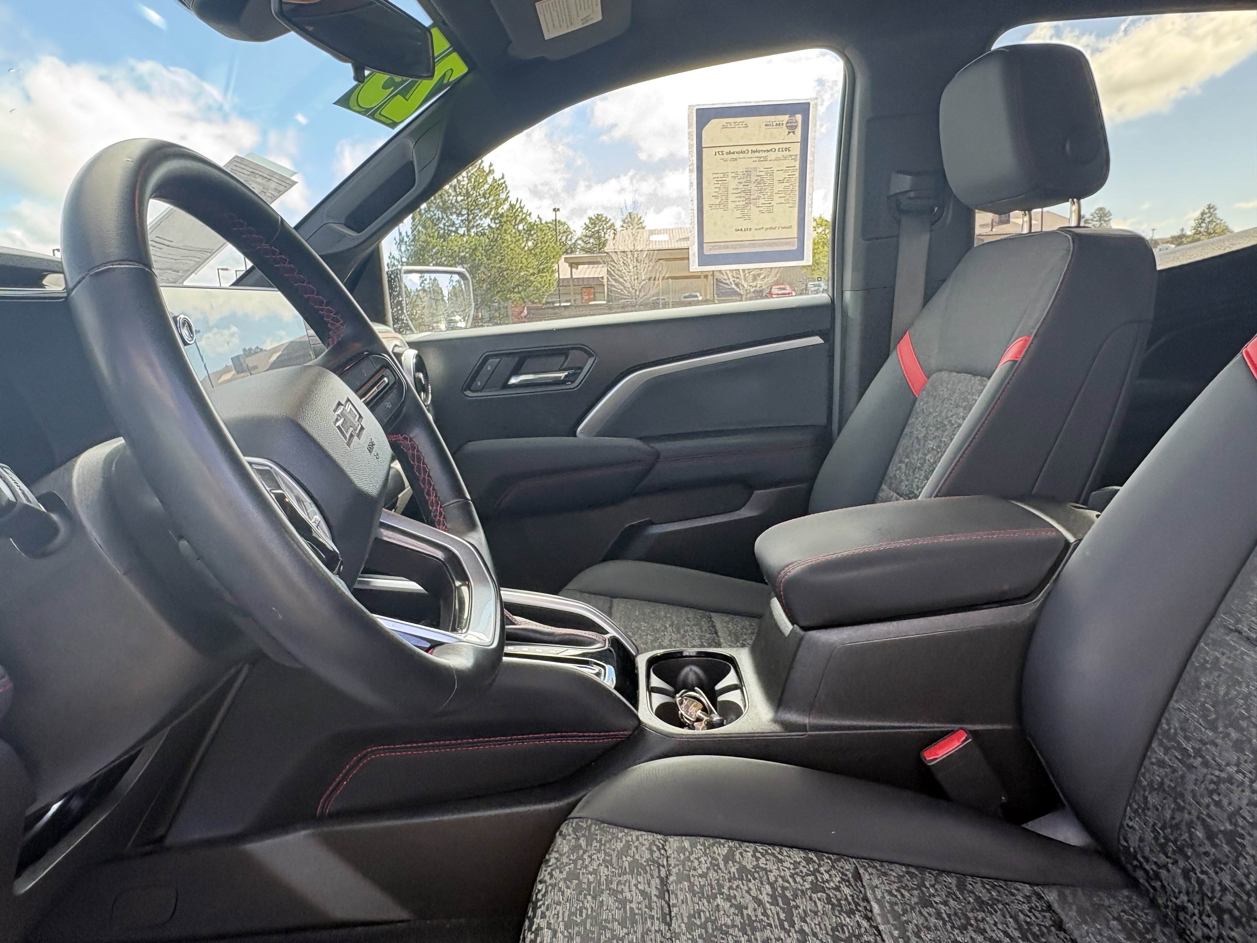 Used 2023 Chevrolet Colorado Z71 AWD/4WD image 17