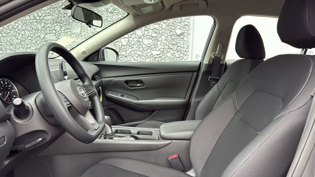 Used 2025 Nissan Sentra S image 4