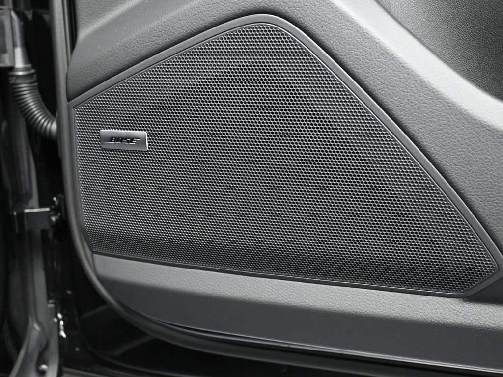 New 2026 Porsche Cayenne E-Hybrid Coupe AWD/4WD image 31
