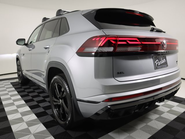 Used 2026 Volkswagen Atlas Cross Sport SEL R-Line AWD/4WD image 3