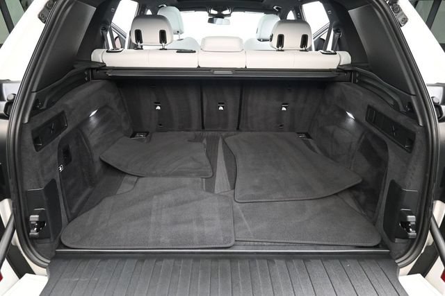 Used 2025 BMW X5 xDrive40i w/ M Sport Package AWD/4WD image 22