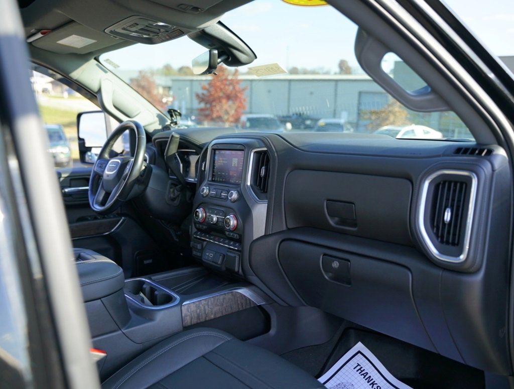 Used 2022 GMC Sierra 2500 Denali w/ Denali Black Diamond Edition image 30