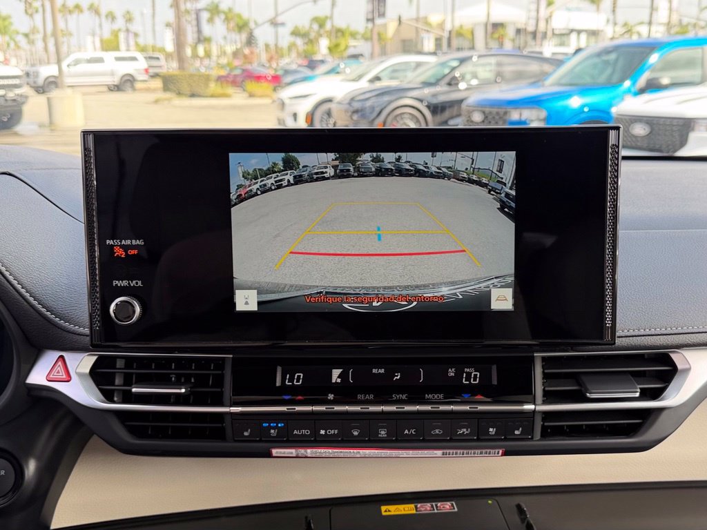 Used 2026 Toyota Sienna Limited FWD image 26