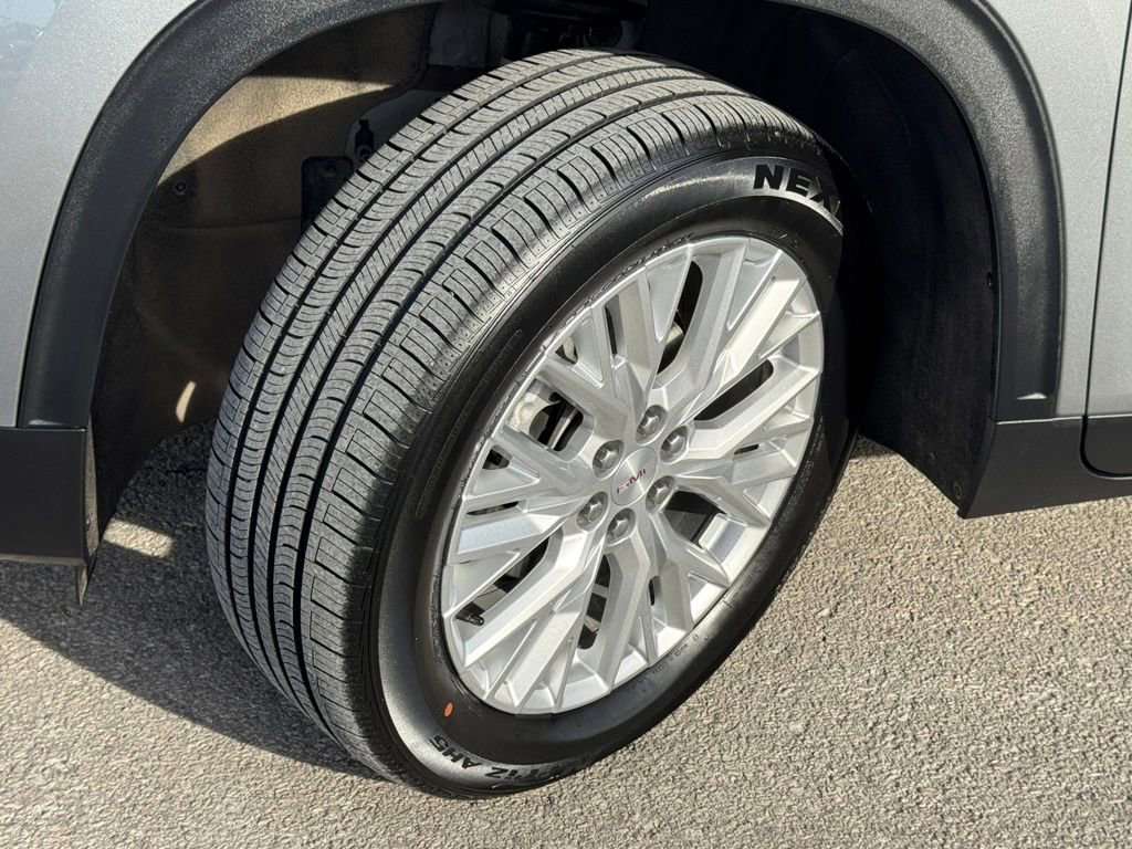 Used 2024 GMC Acadia Elevation image 42