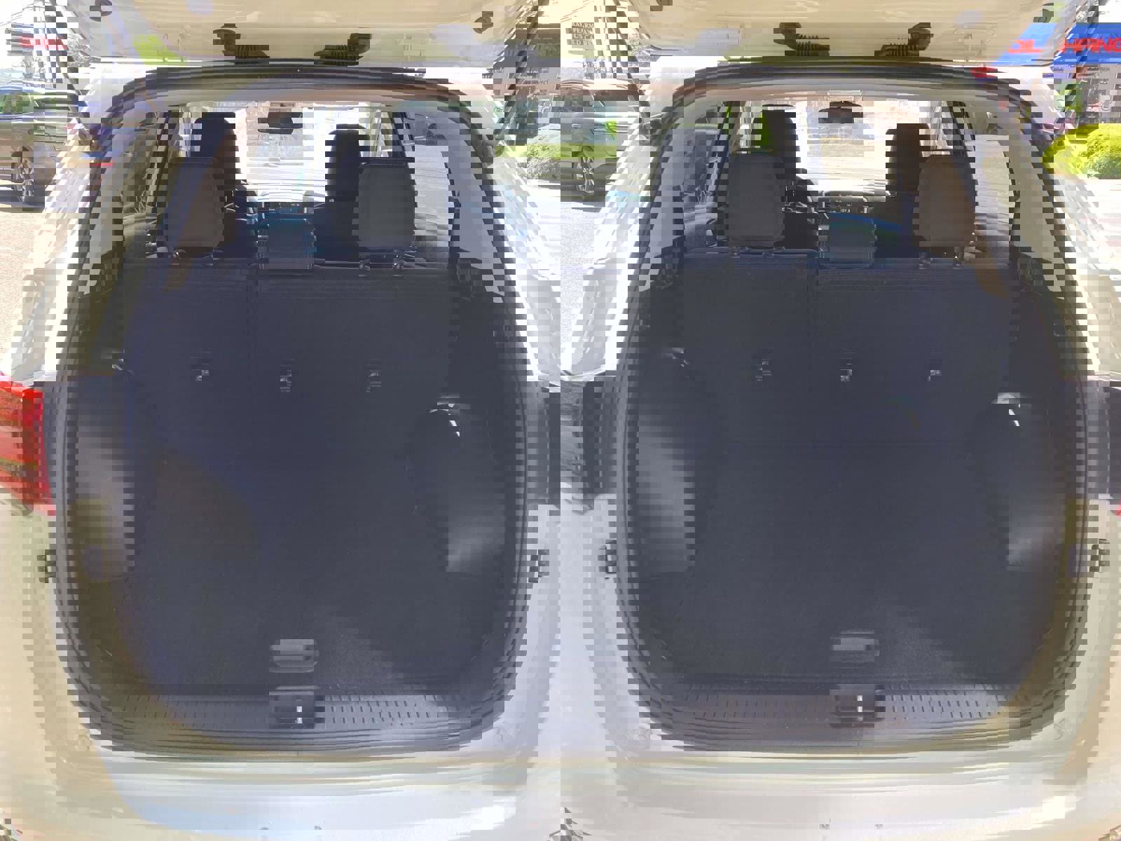 Used 2022 Kia Sportage LX image 14