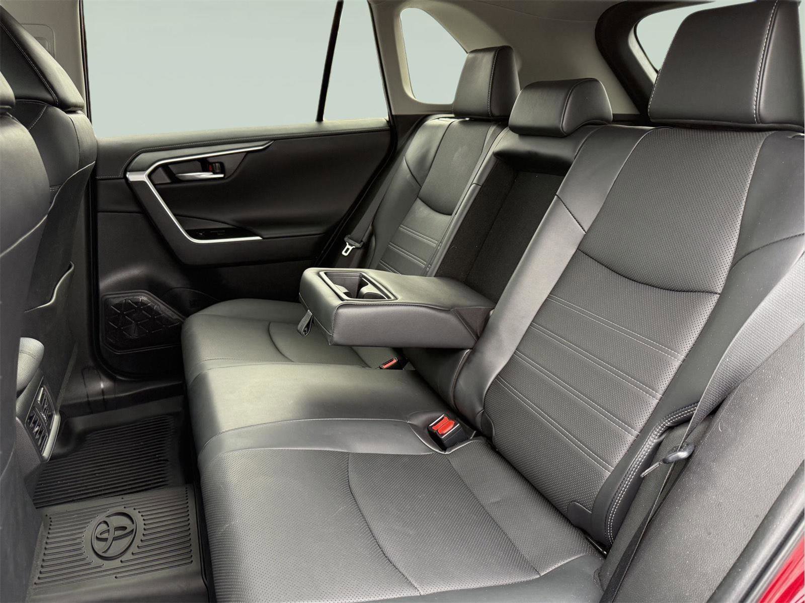 Used 2023 Toyota RAV4 Limited image 22