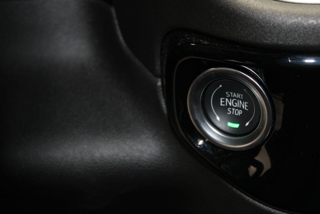 Used 2025 Chevrolet Silverado 1500 High Country AWD/4WD image 49