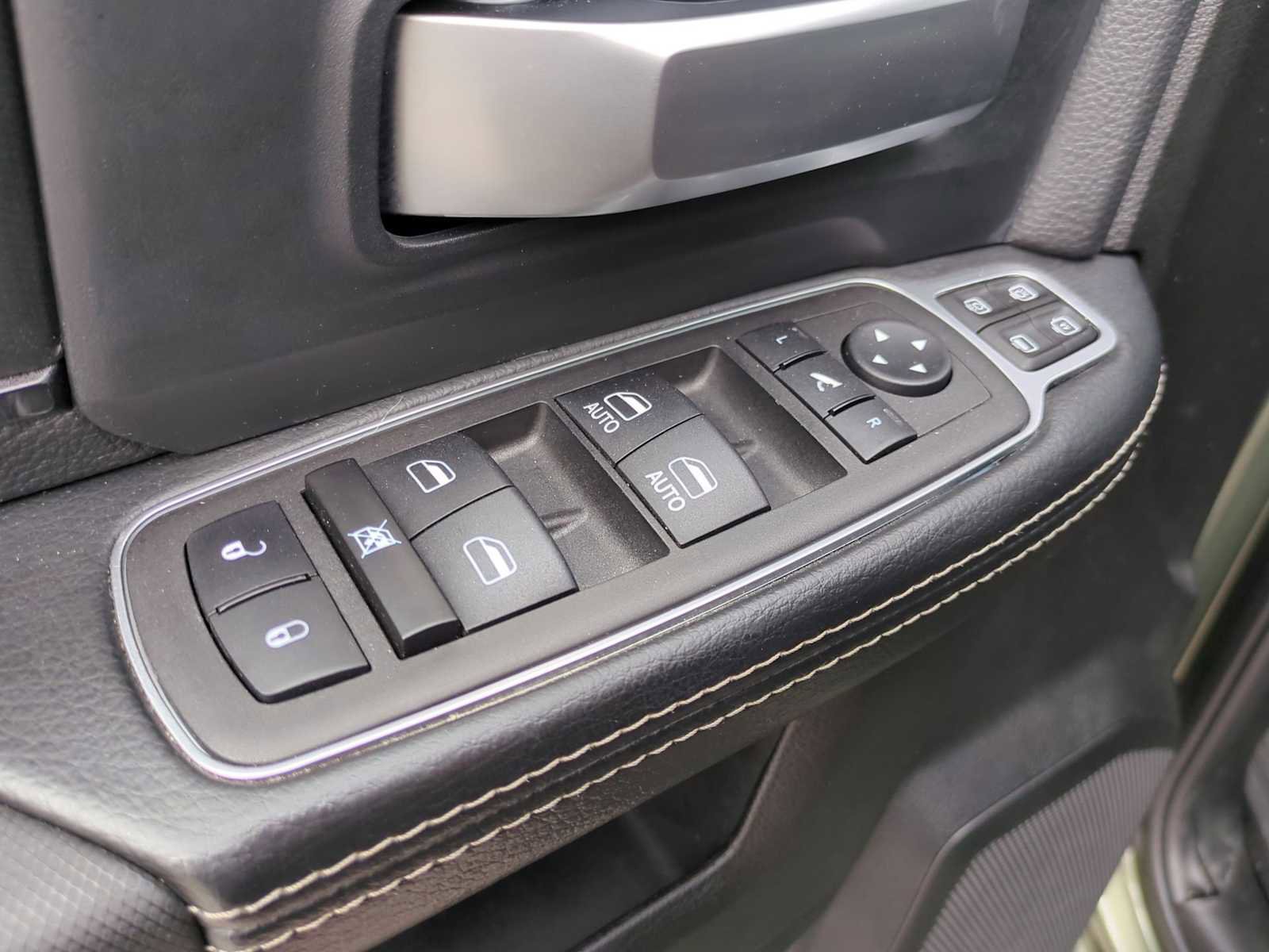 Used 2024 RAM 2500 Rebel w/ Towing Technology Group image 23