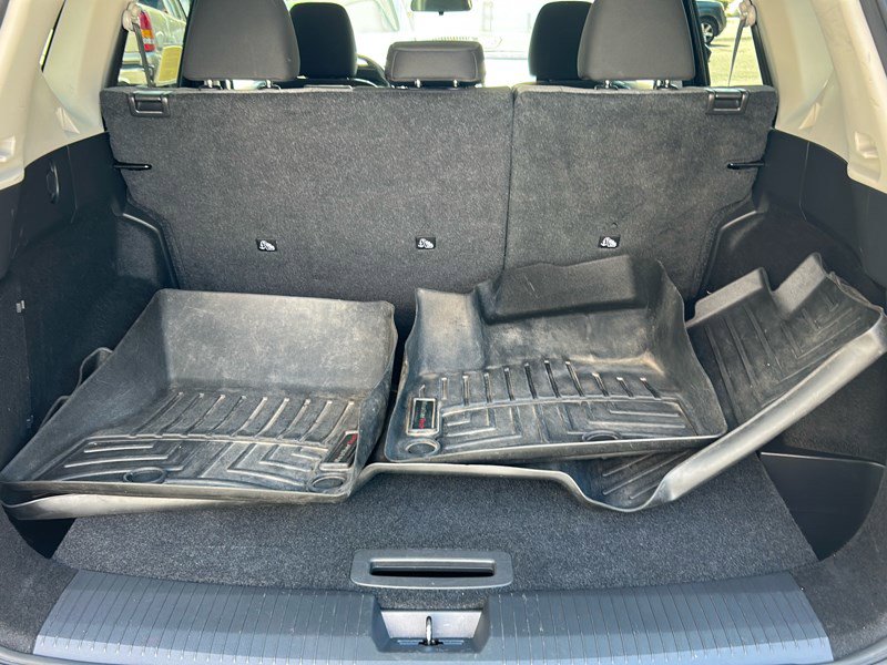 Used 2022 Nissan Rogue SV image 12