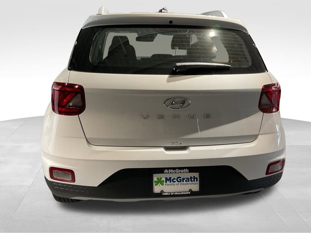 New 2025 Hyundai Venue SEL image 4