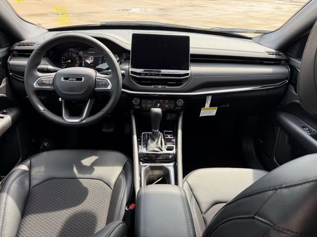 New 2025 Jeep Compass Latitude w/ Sun & Sound Group AWD/4WD image 19