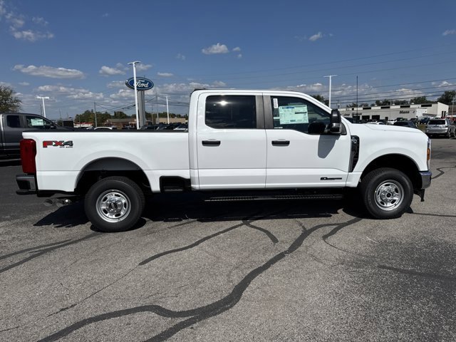 New 2026 Ford F250 4x4 Crew Cab Super Duty image 3