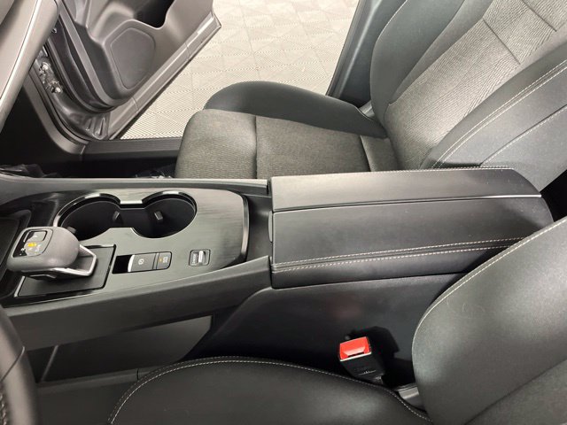 Certified 2026 Nissan Rogue SV FWD image 28