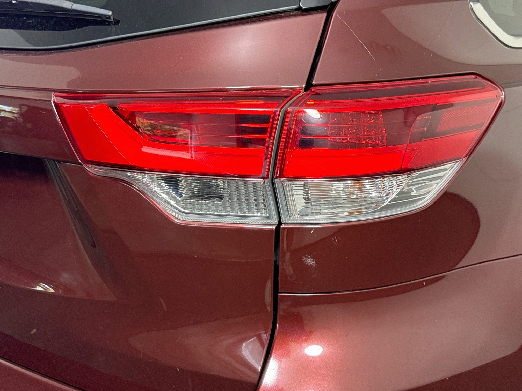 Used 2019 Toyota Highlander LE FWD image 33