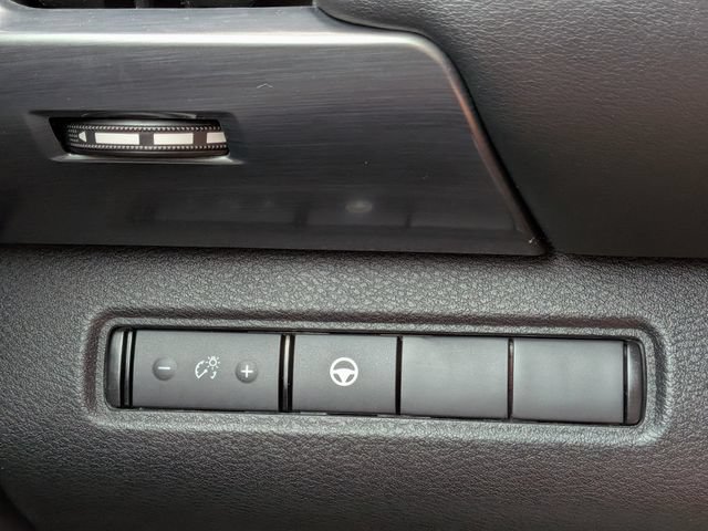 Used 2024 Nissan Pathfinder Rock Creek AWD/4WD image 28
