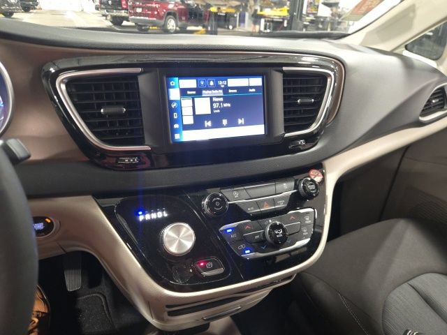 Used 2024 Chrysler Voyager LX FWD image 14