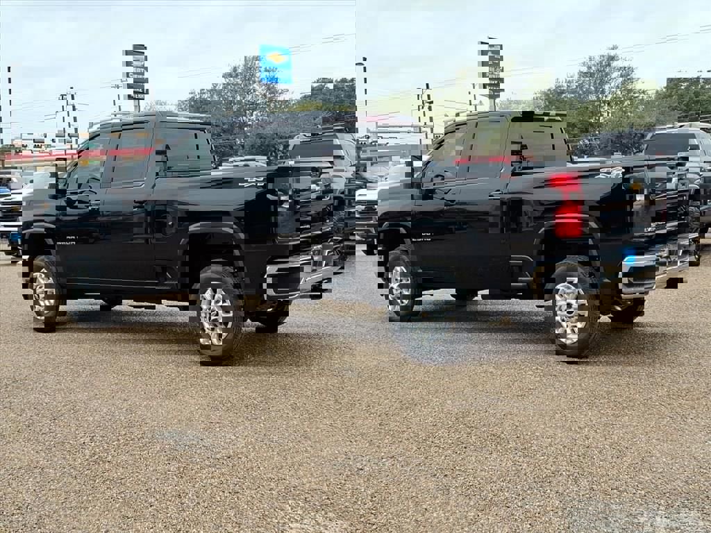 New 2026 Chevrolet Silverado 2500 LT w/ Leather Package image 3